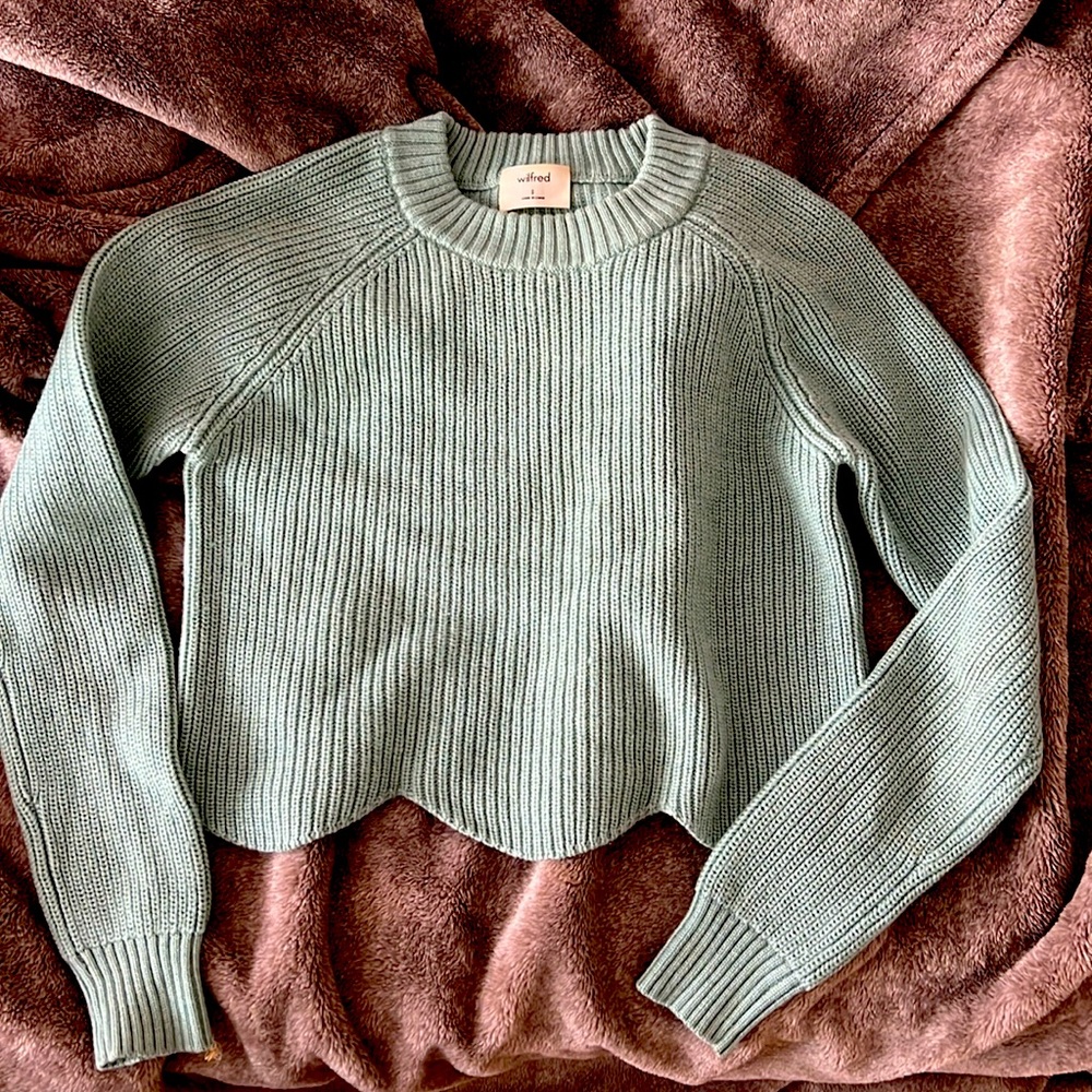 100% Merino Wool Wilfred Scalloped Crop top 🩵